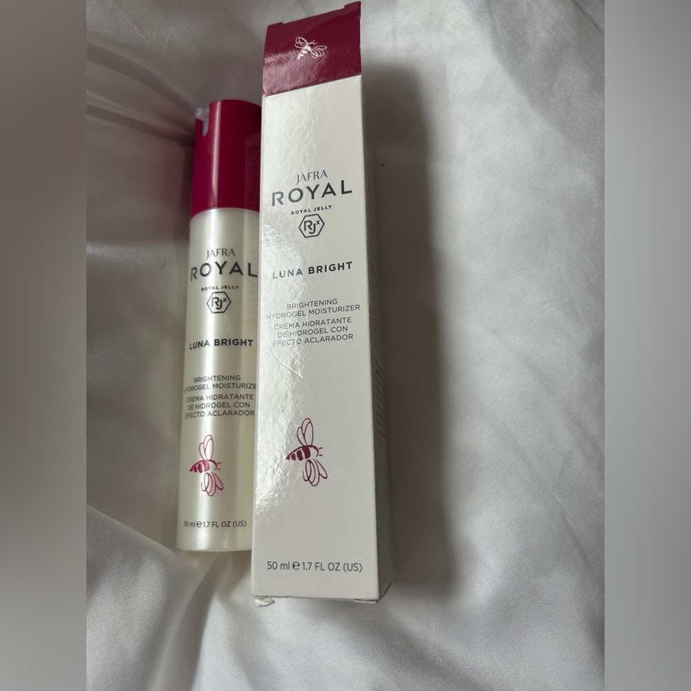 JAFRA Royal Luna Bright brightening hydrogel moisturizer 1.7 fl ox new in box
